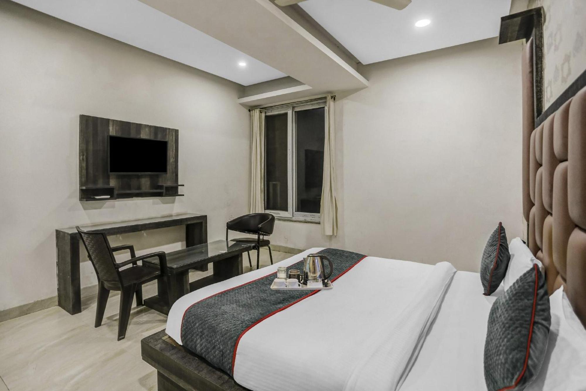 Townhouse 22956 Hotel Grand Residency Delhi  Exterior photo