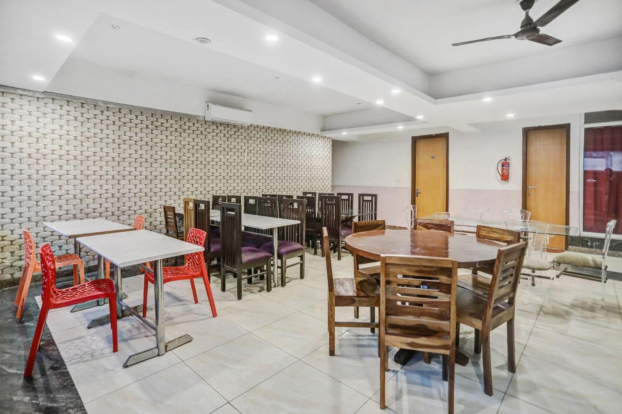 Townhouse 22956 Hotel Grand Residency Delhi  Exterior photo